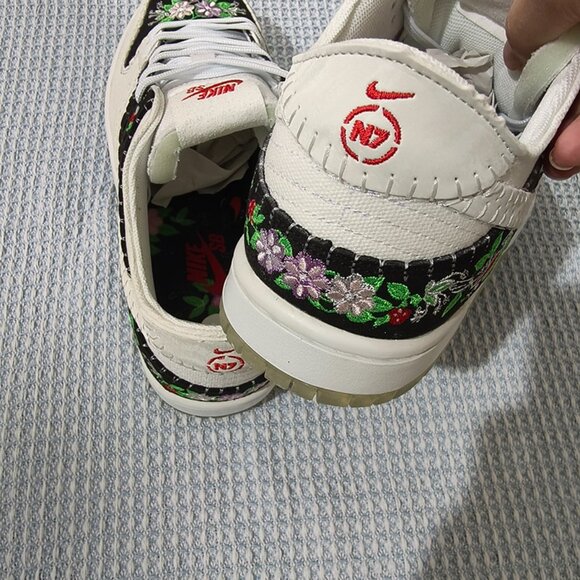 Nike Sb White Embroidered Sneakers